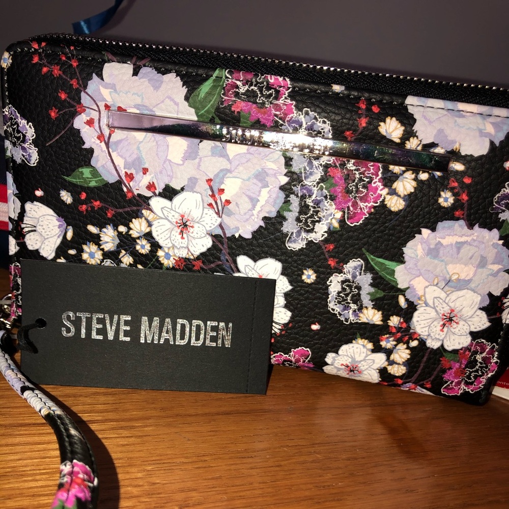 Steve Madden Wristlet/Wallet